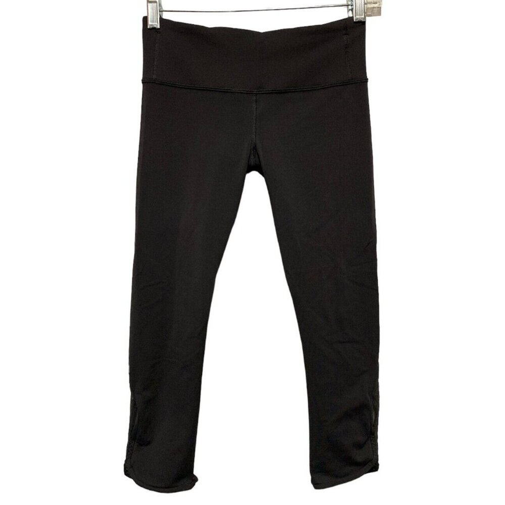 Lululemon Size 4 Black Mid Rise Mesh Panel Capri Style Leggings Women’s